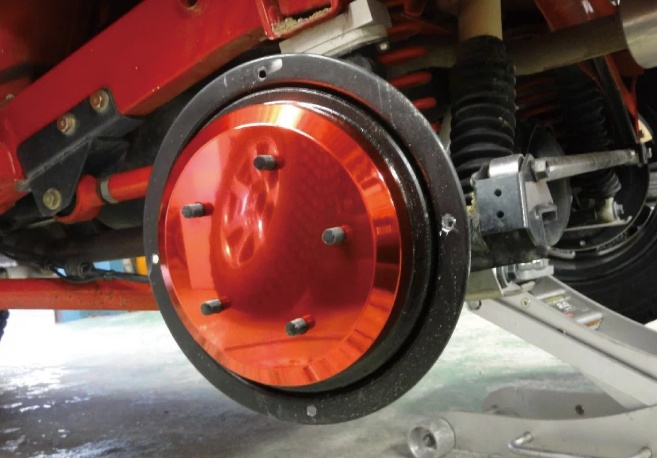 リアブレーキセンターカバー